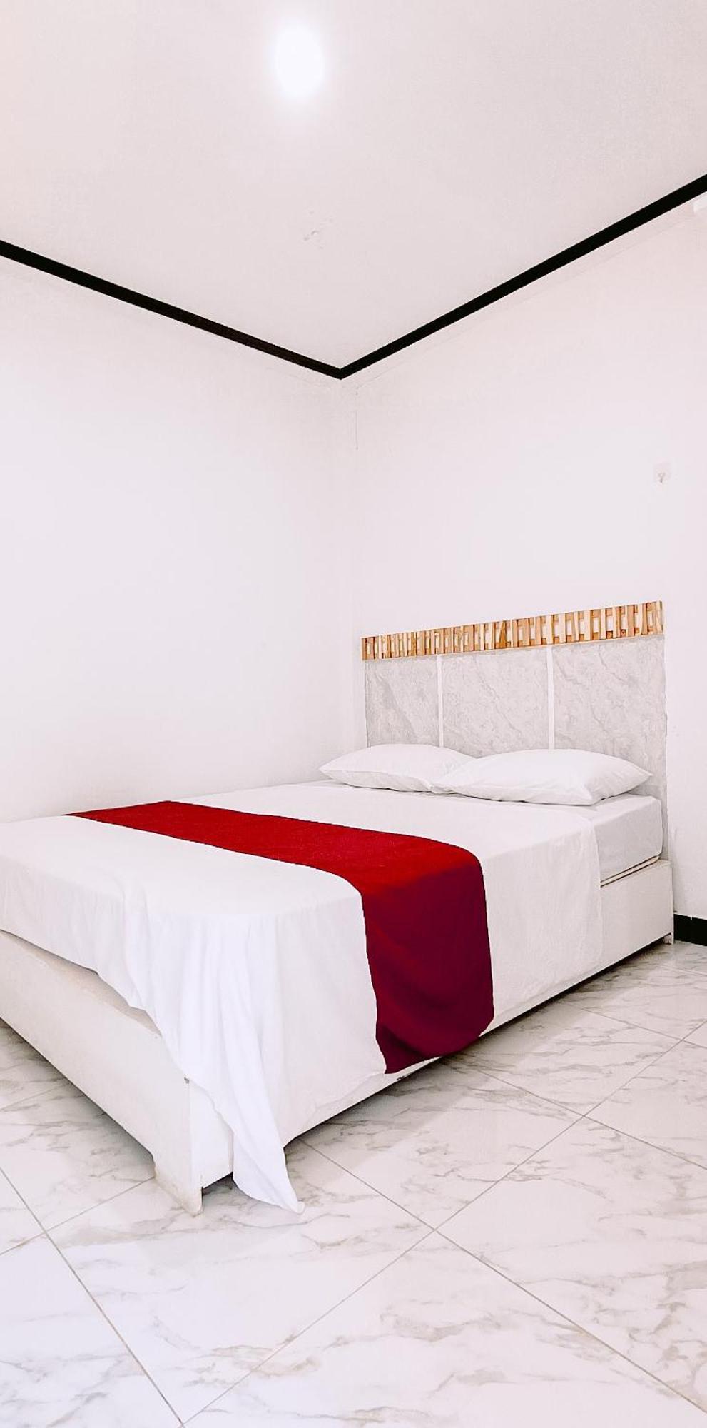 Getrudis Guesthouse Labuan Bajo Buitenkant foto